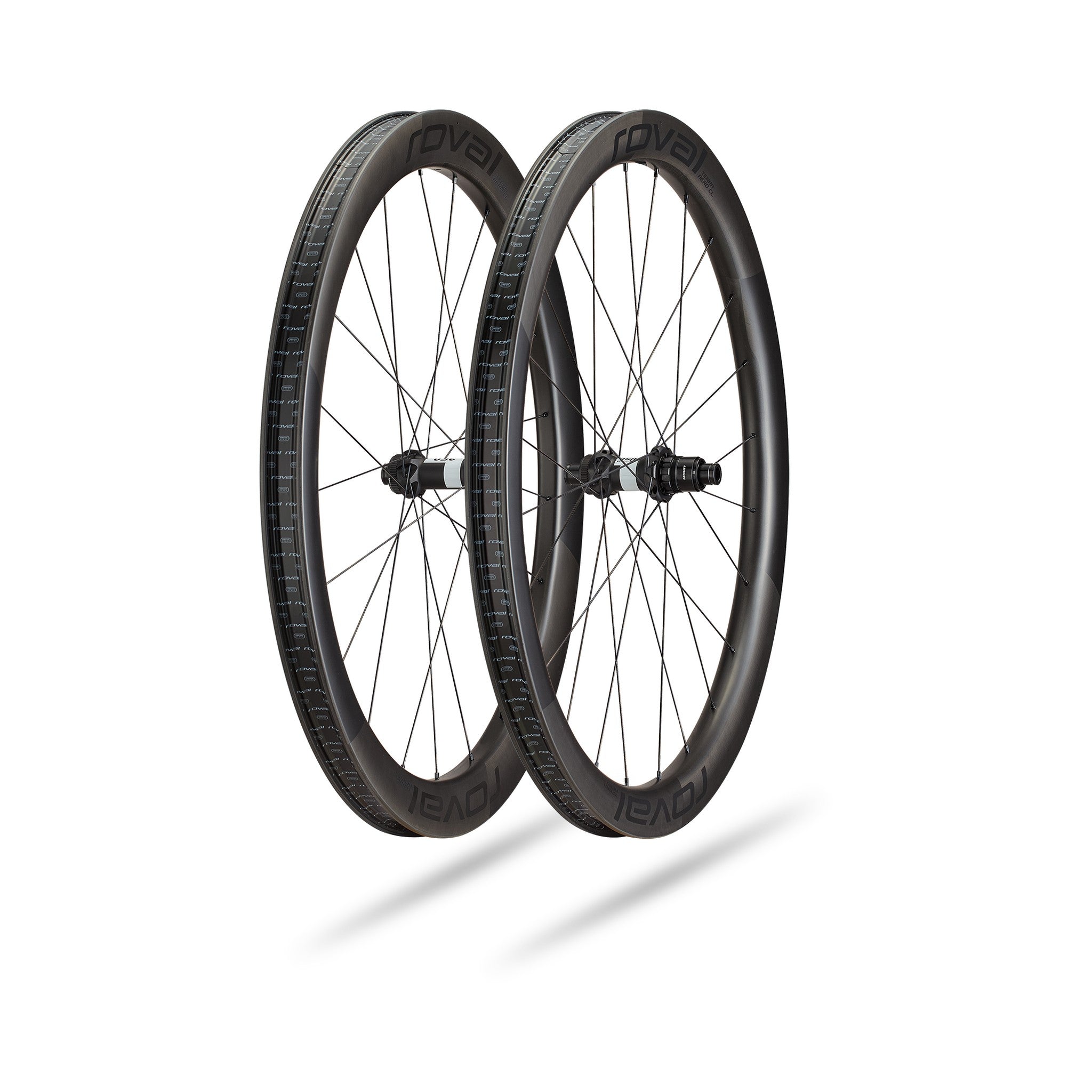 30026-610_WHL_TERRA-AERO-CL-700C-FRONT-SATIN-CARBON-SATIN_HERO-SQUARE